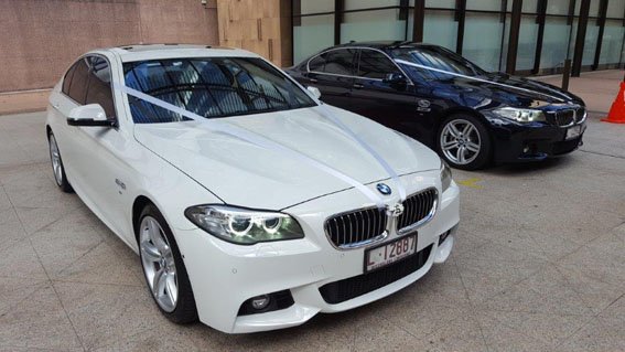 Luxury wedding cars ready for a bridal party